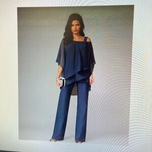 Elegant Women's Navy Outfit